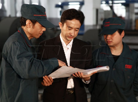 Equipe profissional de instalação no local Equipe profissional de instalação no local